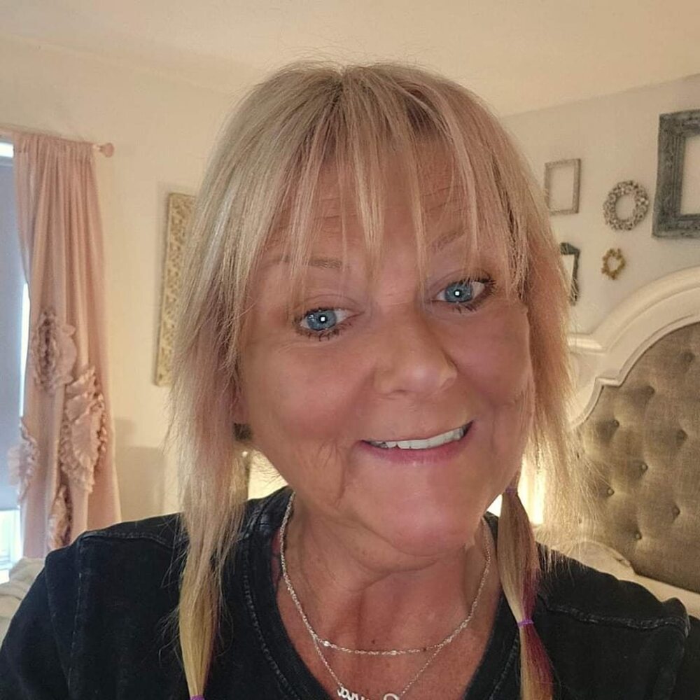 Meet your Posher, Laura